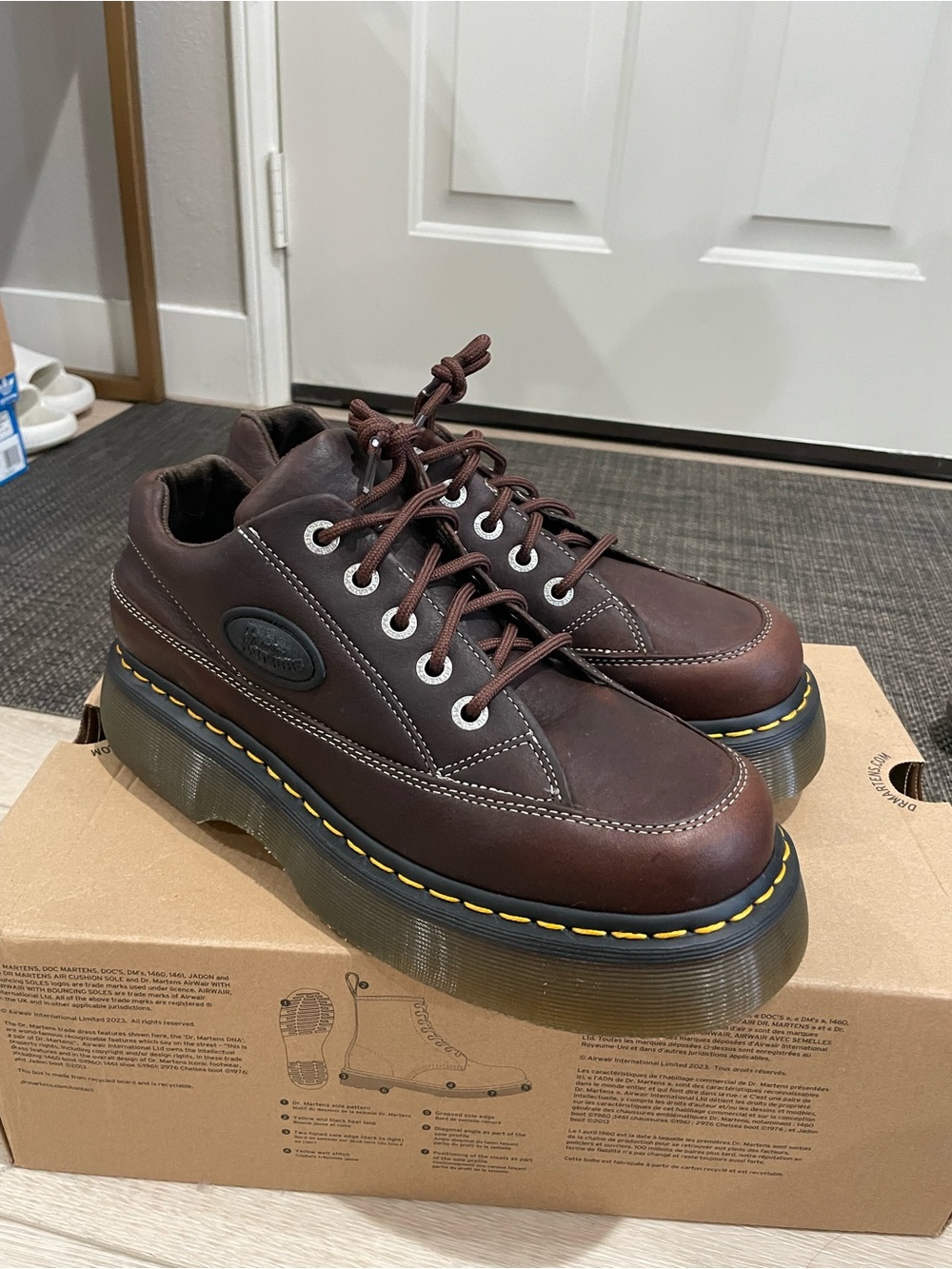 NWT Dr. Marten Buzz 5-Eye Grizzly Leather Shoes - Picture 2 of 5